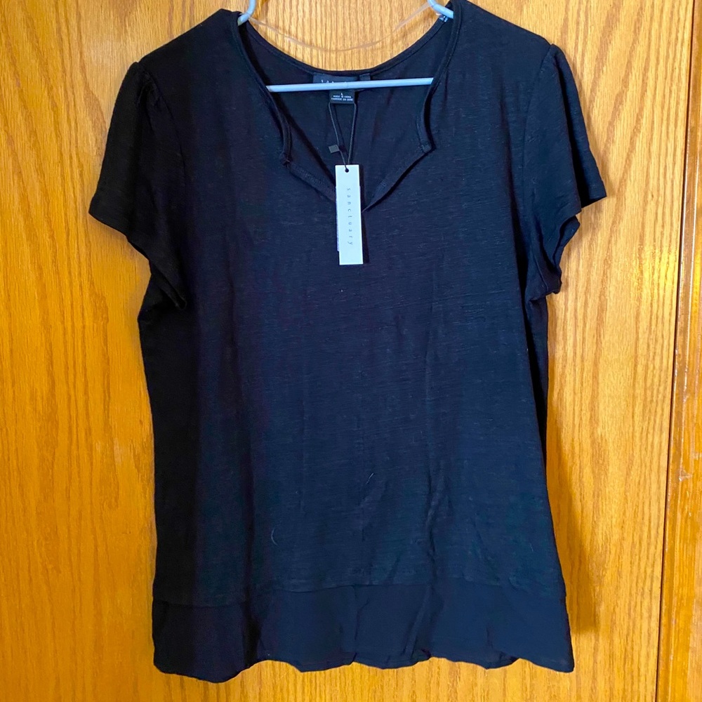 Black short sleeve sanctuary shirt